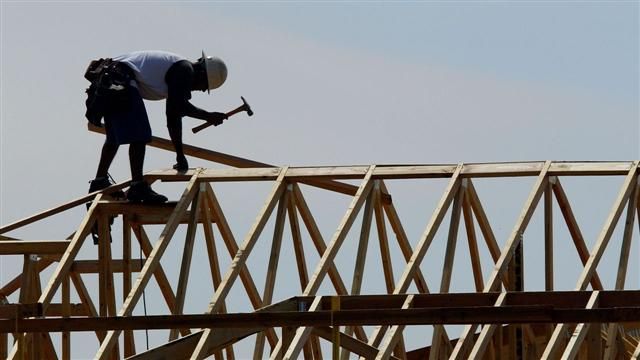 VIDEO: Housing Starts Drop Sharply in October 1