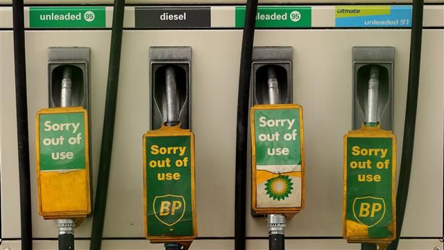 VIDEO: BP Earnings Hit by Oil Rout 1